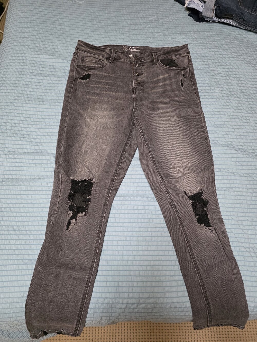No Boundaries Women's Black Faded Distressed Skinny Jeans
